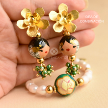 Cargar imagen en el visor de la galería, Aretes Flor del Espíritu Santo