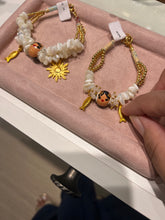 Cargar imagen en el visor de la galería, Pulsera empollerada con peces.

