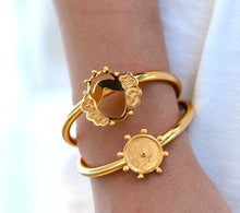 Cargar imagen en el visor de la galería, Pulsera Cuff Heredera empollerada
