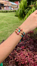 Cargar imagen en el visor de la galería, Pulsera de cordón turquesa empollerada roja

